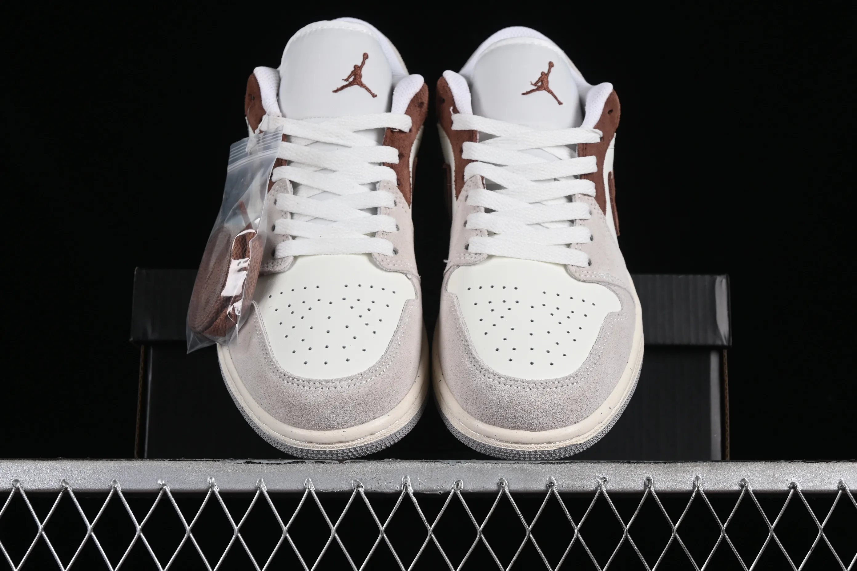 All categories Air Jordan Jordan series basketball shoes Air Jordan 1 Low Z version Air Jordan 1 Low AJ1 Joe 1 taupe low-top cultural and leisure sports sneakers HF1567-200